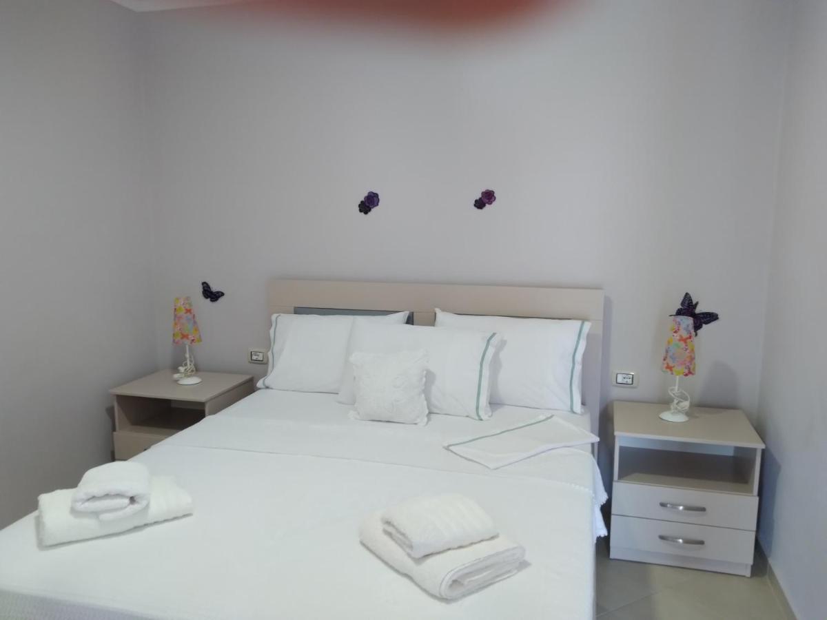 Eleana'S Apartament Sarandë 外观 照片