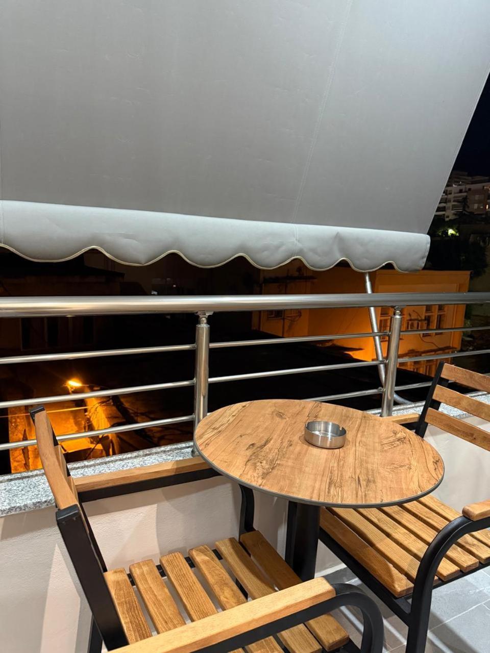 Eleana'S Apartament Sarandë 外观 照片