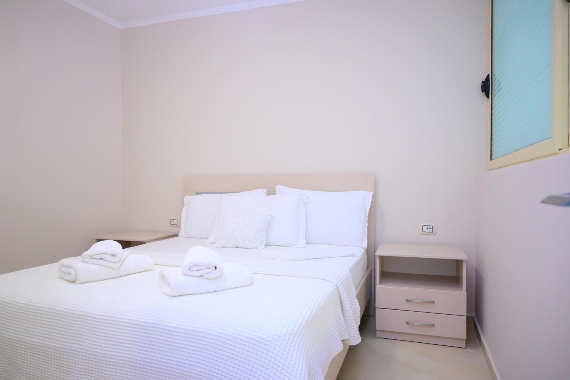 Eleana'S Apartament Sarandë 外观 照片